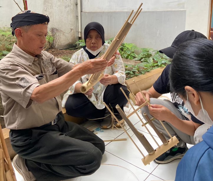 Workshop 101 : Membuat, Menyetem, dan Memperbaiki Angklung Picture