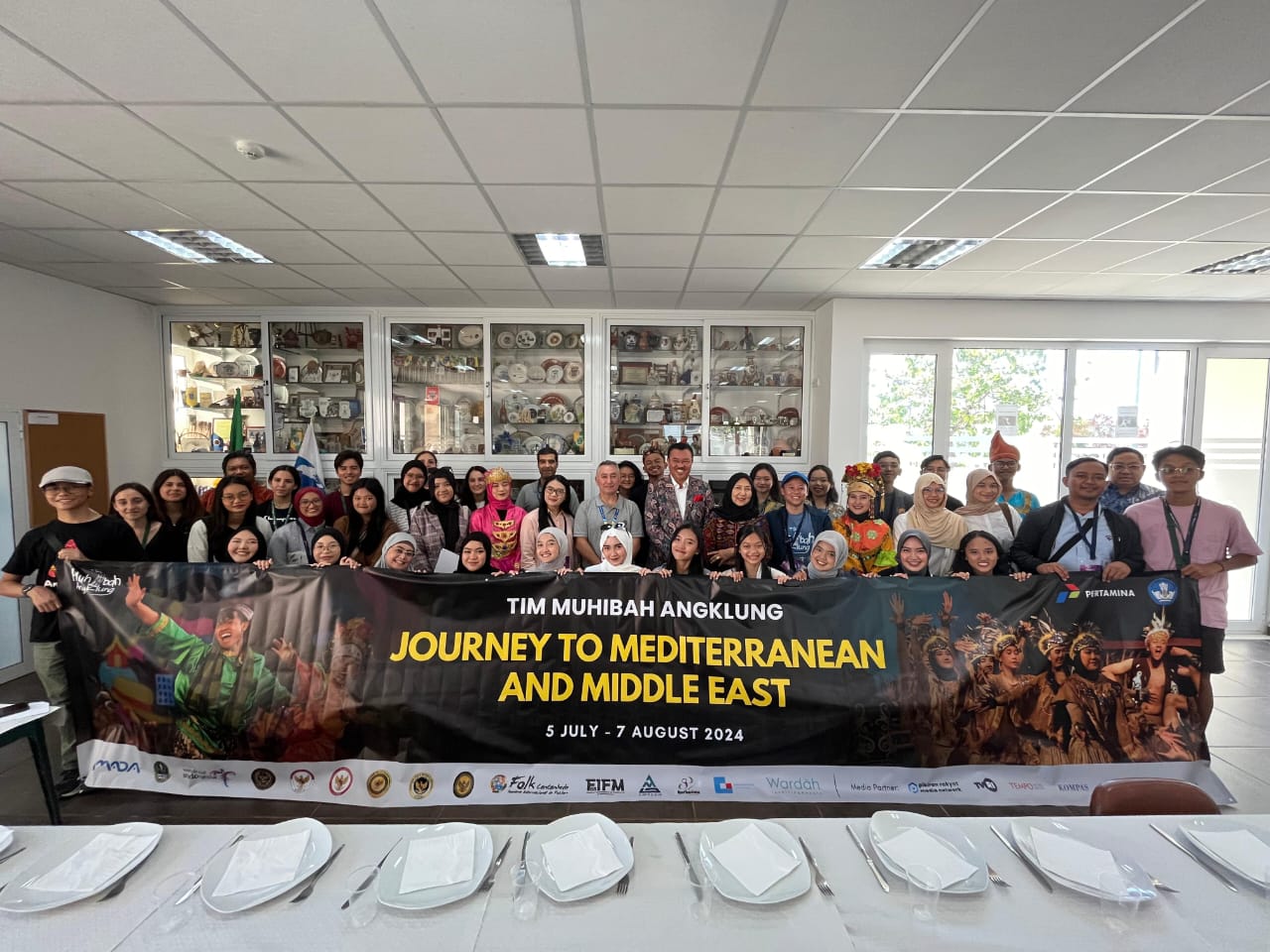 Taklukan Hati Penonton di Portugal, Dubes RI Apresiasi Tim Angklung Jabar Picture